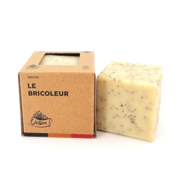 Le Bricoleur, un savon 100% d'origine naturelle, certifié BIO, très exfoliant au marc de café et huile de sésame.