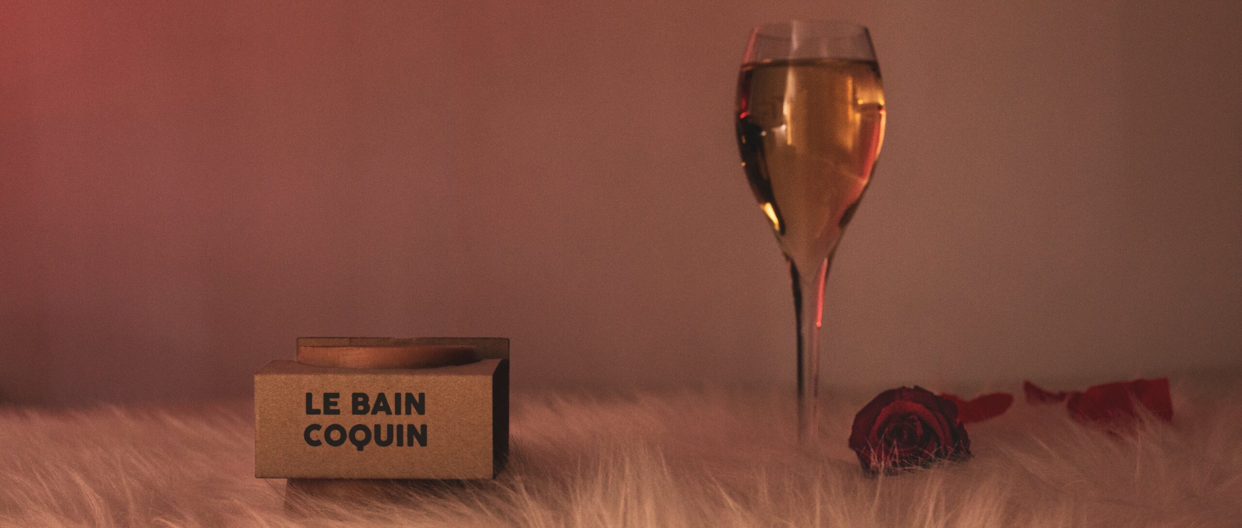 Le Bain Coquin, un savon 100% d'origine naturelle, certifié BIO, exfoliant à l'huile d'Amande douce.